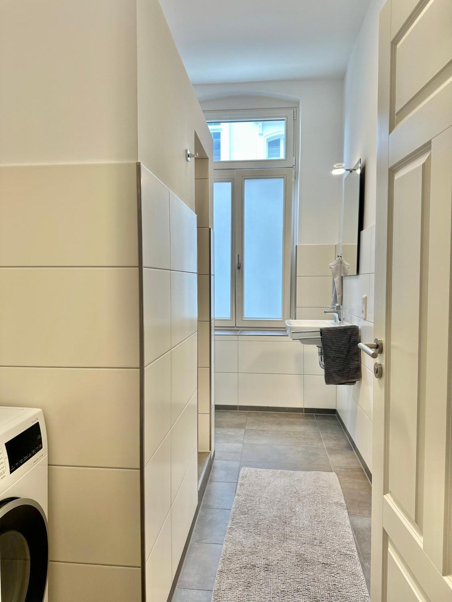 Modernes City-Apartment Mit Blick In Den Park Und 2 Baeder H9 Oldenburg Exterior foto